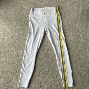 NEW Fabletics High-Waisted Powerhold Legging, Women’s Size L, white camouflage